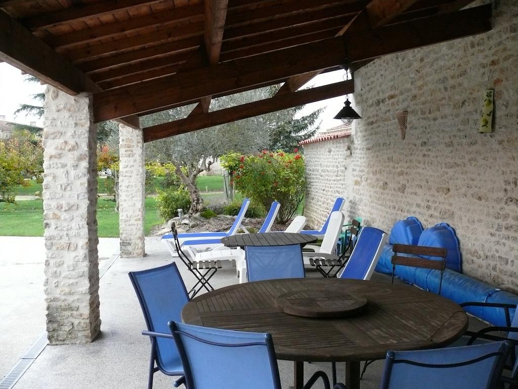 Gite Du Clos De La Vigne Montreuil  Номер фото