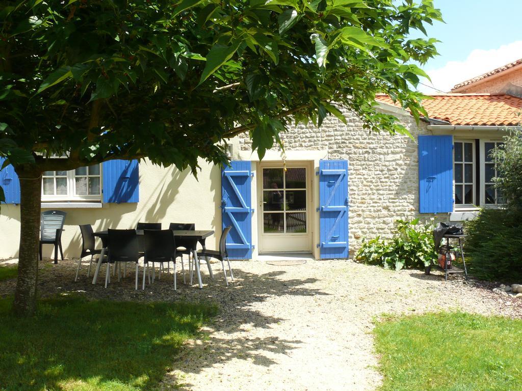 Gite Du Clos De La Vigne Montreuil  Экстерьер фото